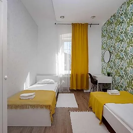 Royal Rooms***